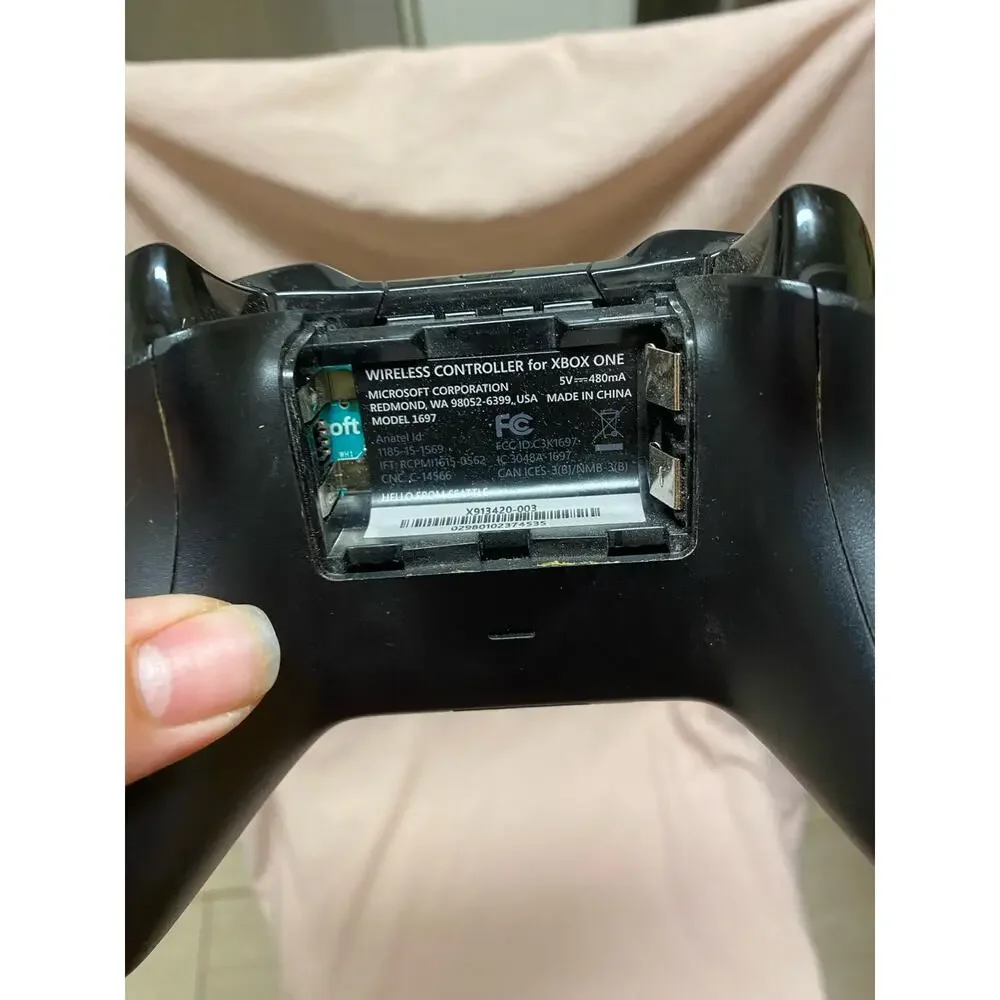 Microsoft Xbox One Wireless Controller Model 1697